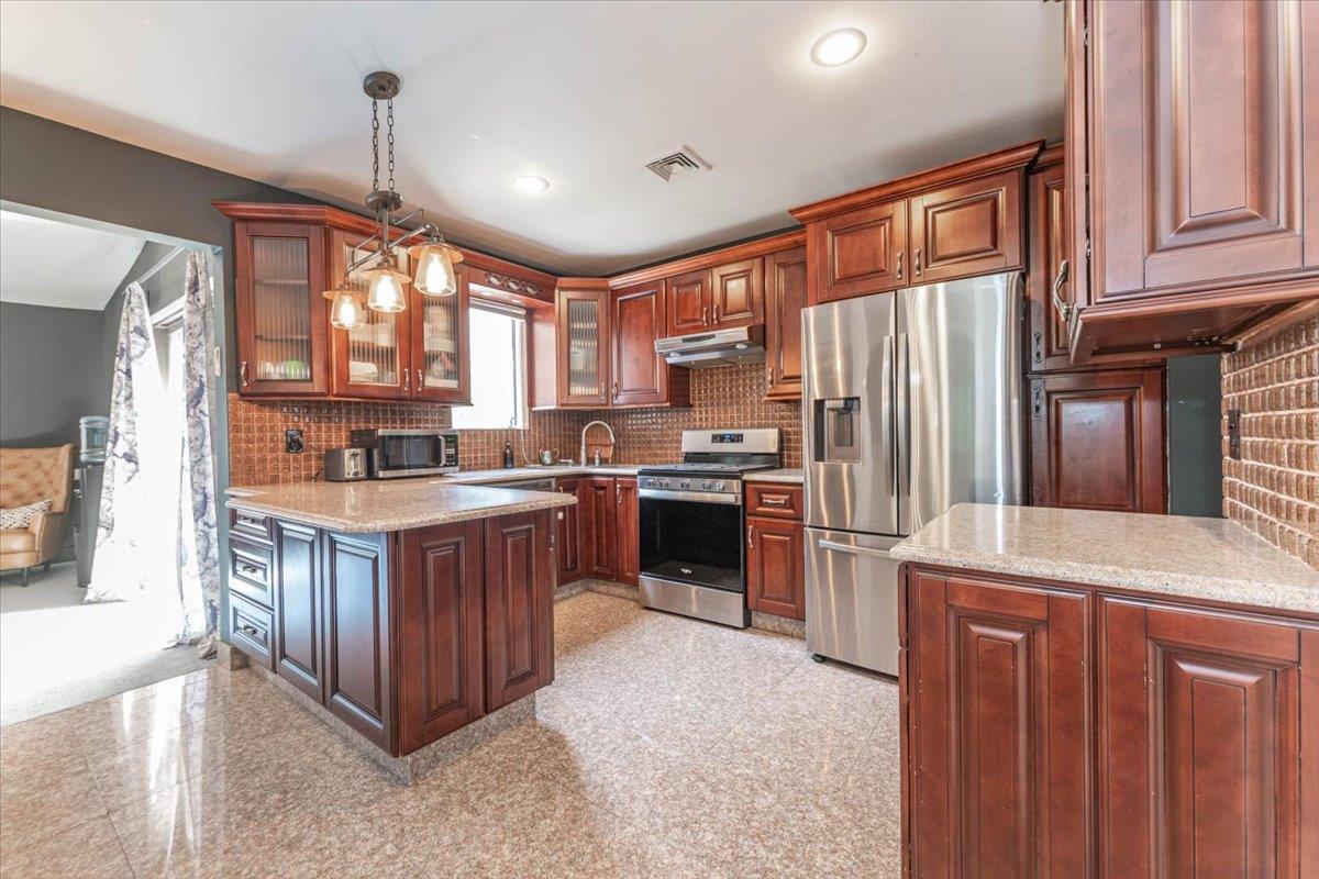 48 Columbia Avenue, Cedarhurst, New York image 8