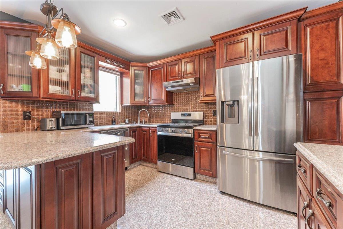 48 Columbia Avenue, Cedarhurst, New York image 10