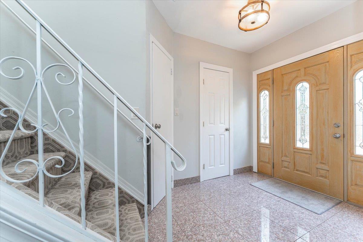 48 Columbia Avenue, Cedarhurst, New York image 2