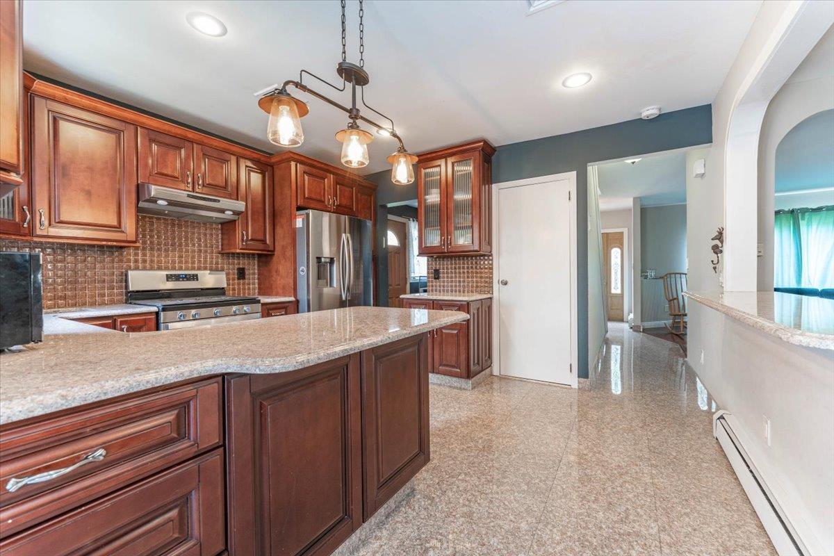 48 Columbia Avenue, Cedarhurst, New York image 9