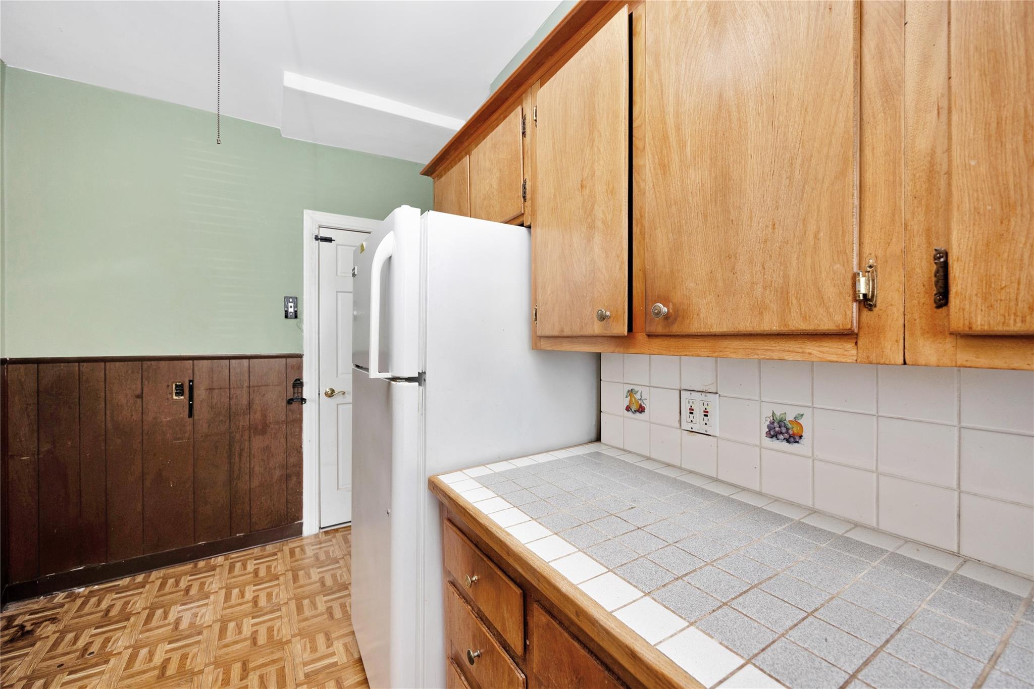 61-66 80th Street, Middle Village, New York image 8