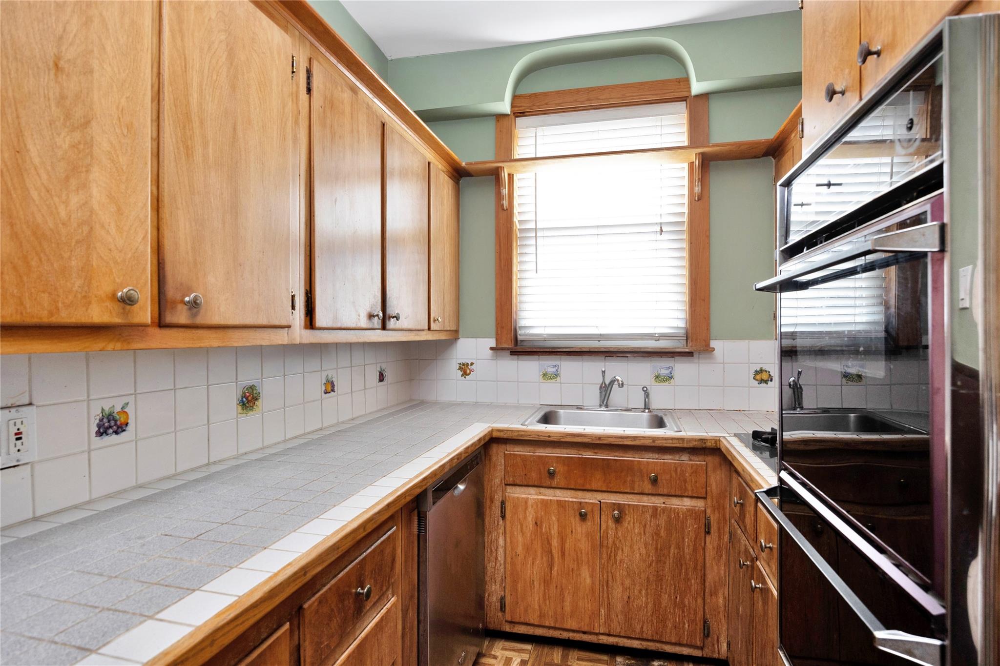 61-66 80th Street, Middle Village, New York image 7