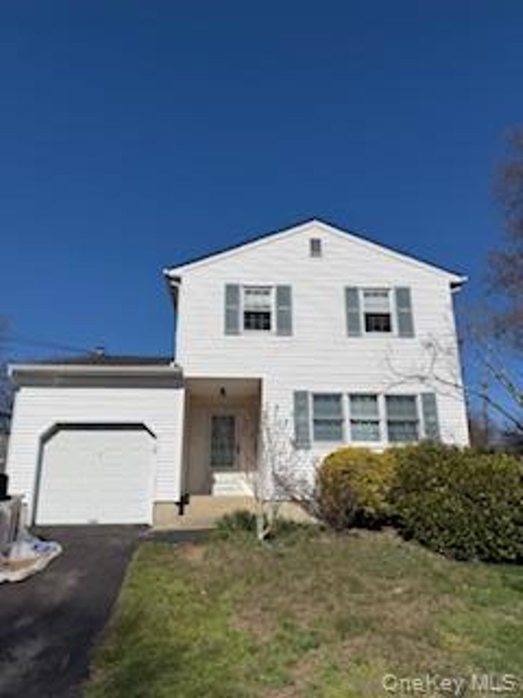 Photo of 22 Salisbury Drive S, East Northport, NY 11731 (MLS # 957137)