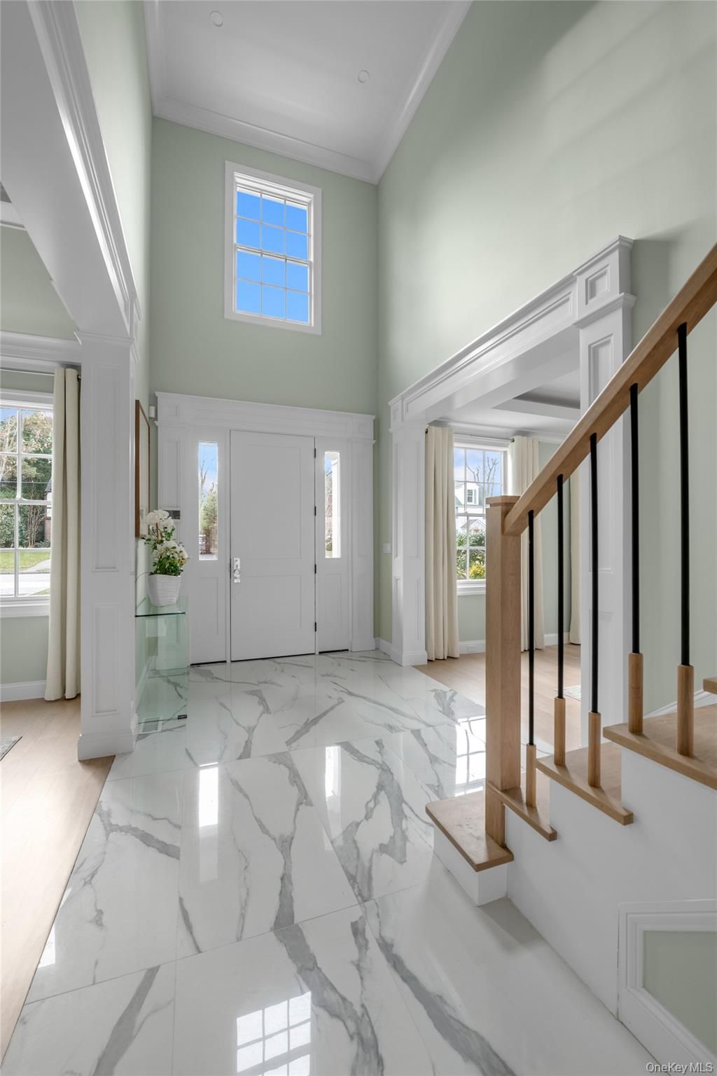 Photo of 88 Plandome Court, Manhasset, NY 11030 (MLS # 932880)