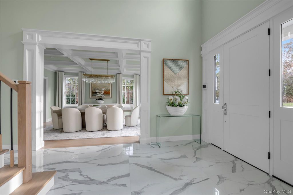 Photo of 88 Plandome Court, Manhasset, NY 11030 (MLS # 932880)