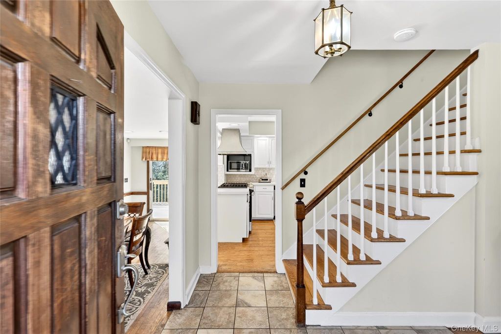 Photo of 18 Taylor Road, Elmsford, NY 10523 (MLS # 979852)