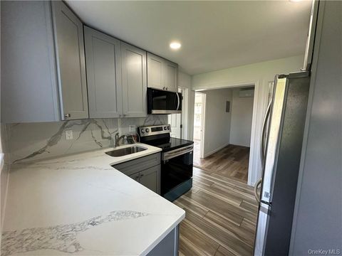 Photo of 68 Massachusetts Avenue, Congers, NY 10920 (MLS # 967919)