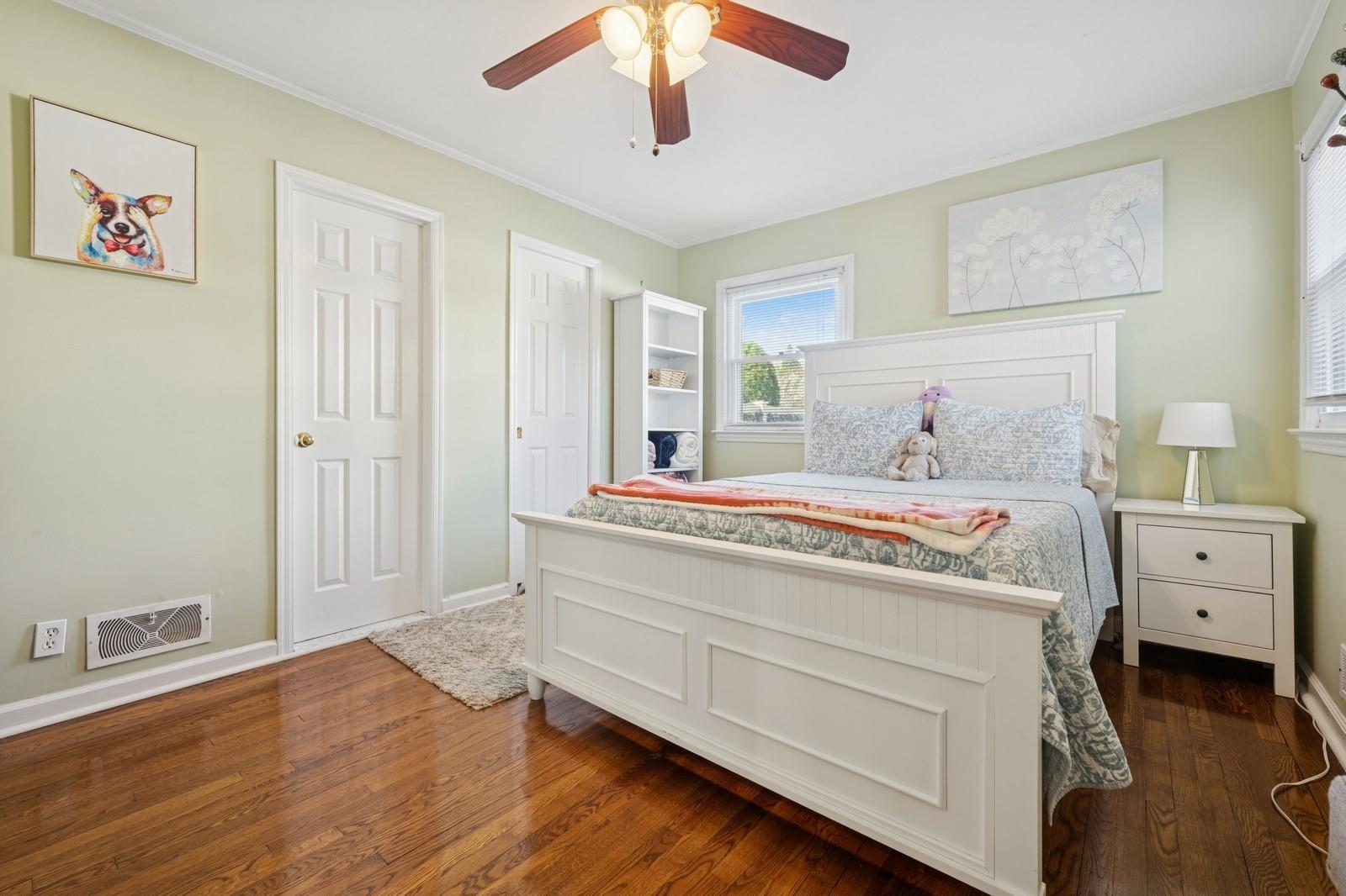 1334 Martin Drive, Wantagh, Florida image 19