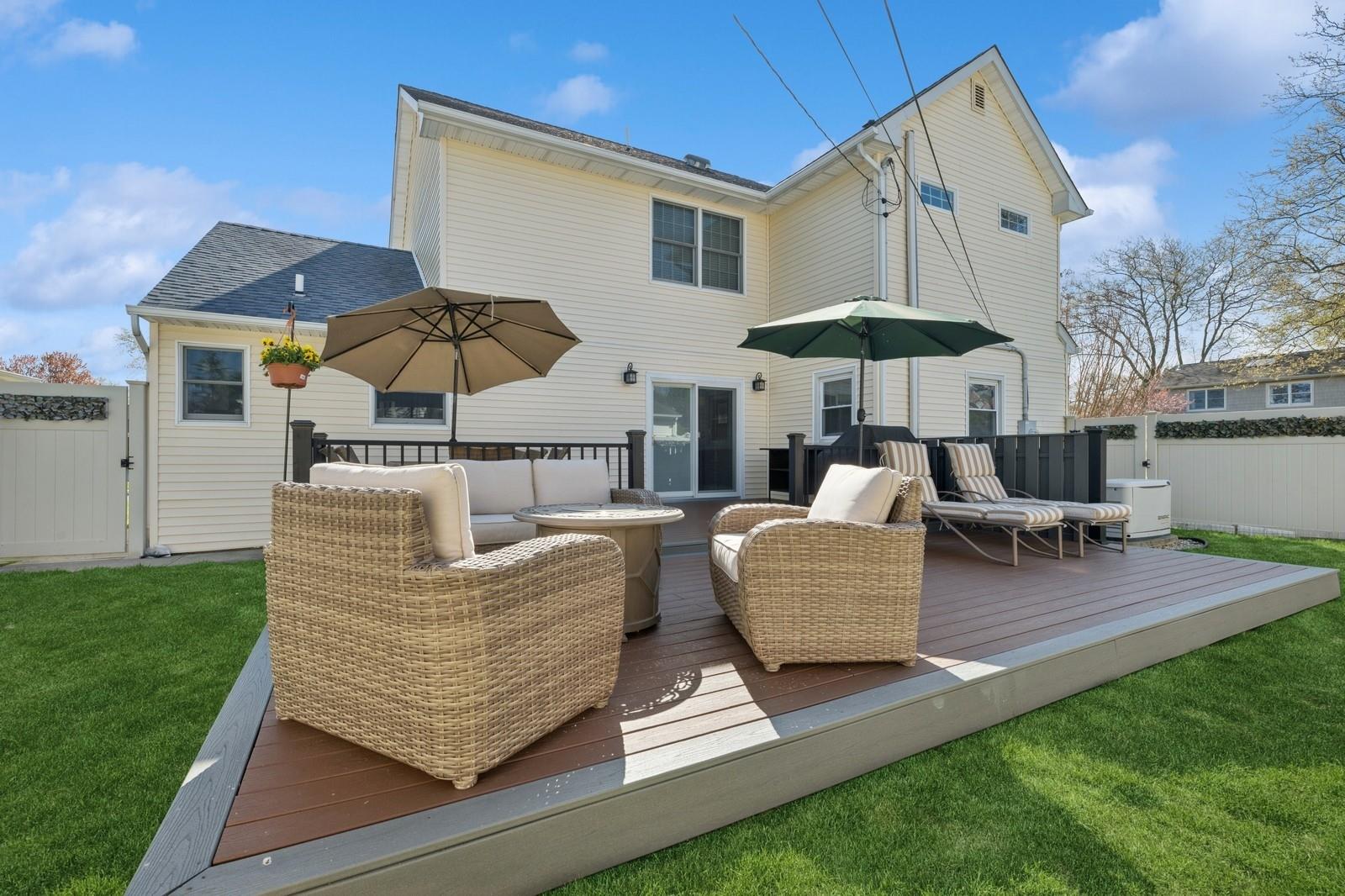1334 Martin Drive, Wantagh, Florida image 32