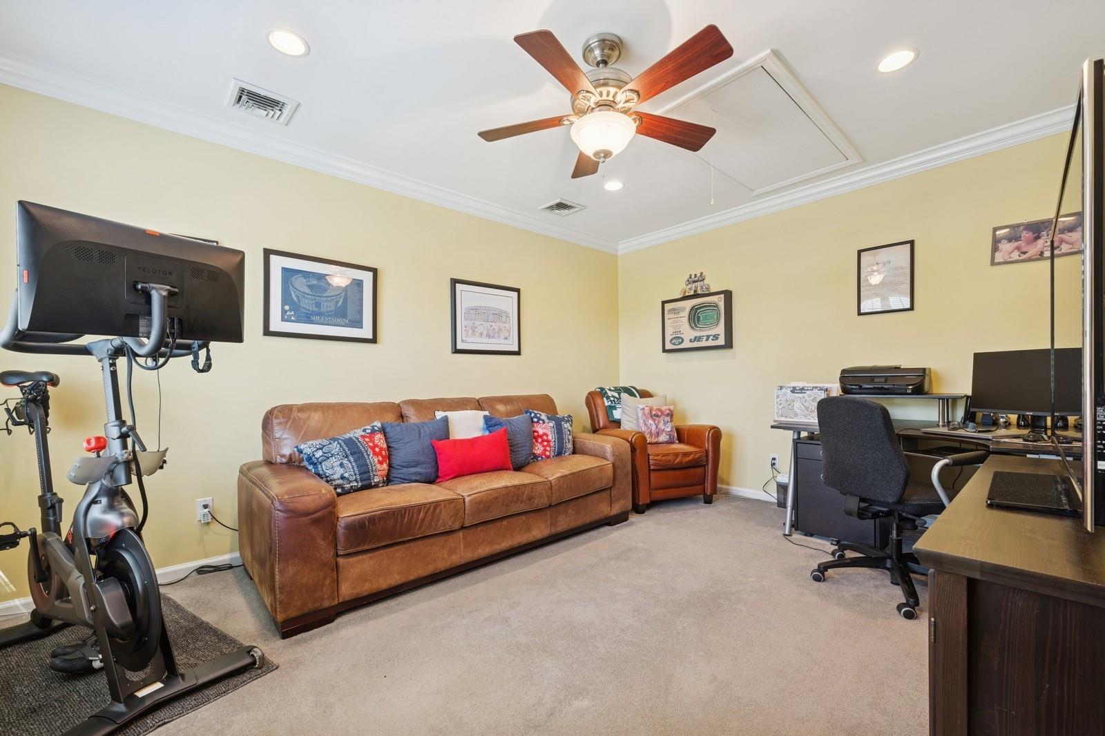 1334 Martin Drive, Wantagh, Florida image 26