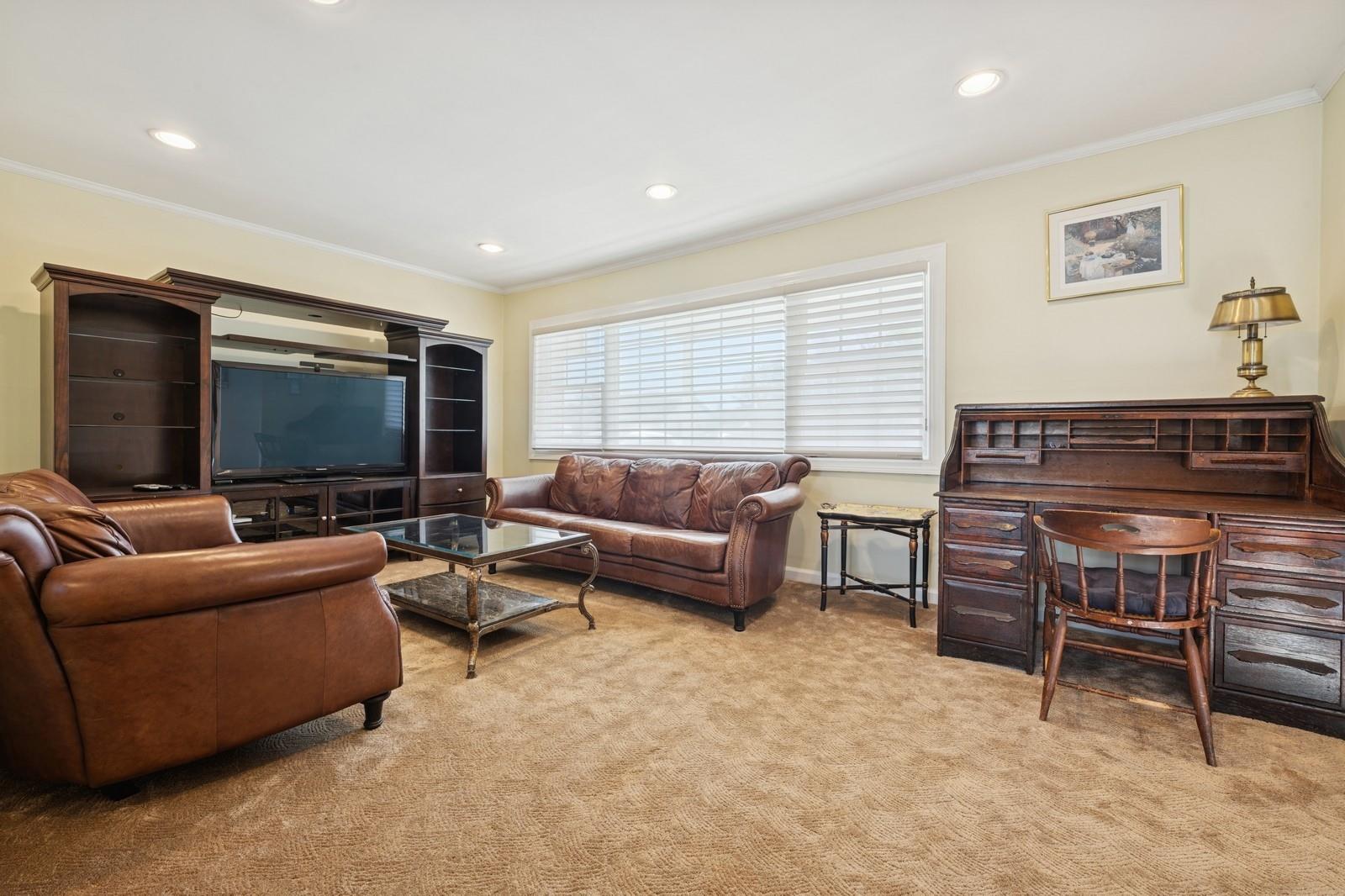 1334 Martin Drive, Wantagh, Florida image 8