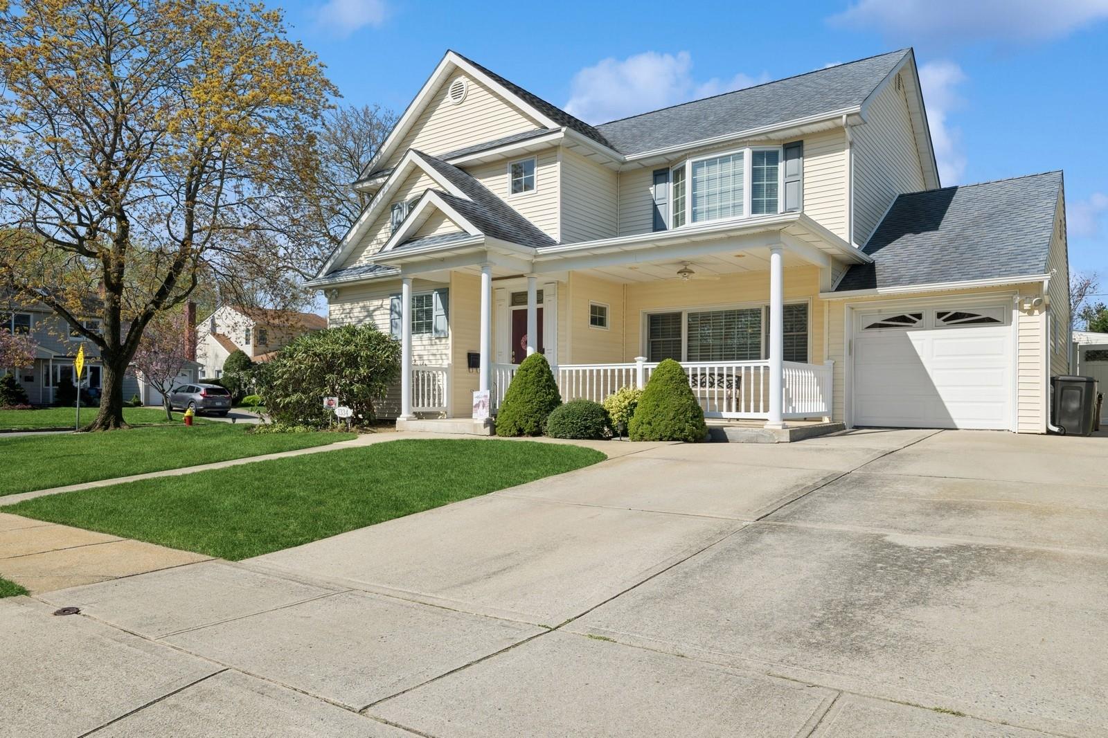 1334 Martin Drive, Wantagh, Florida image 2