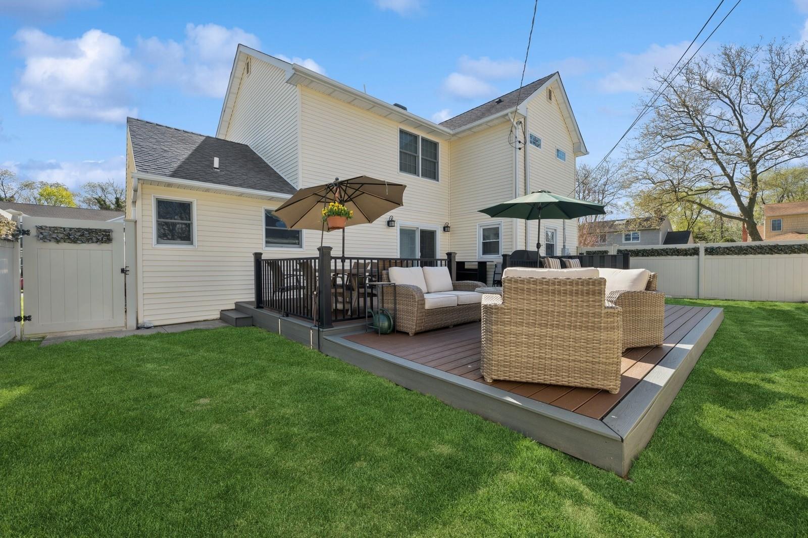 1334 Martin Drive, Wantagh, Florida image 34