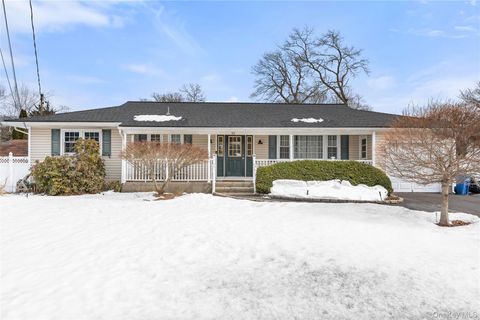 Photo of 99 Brunswick Road, Ronkonkoma, NY 11779 (MLS # 965569)