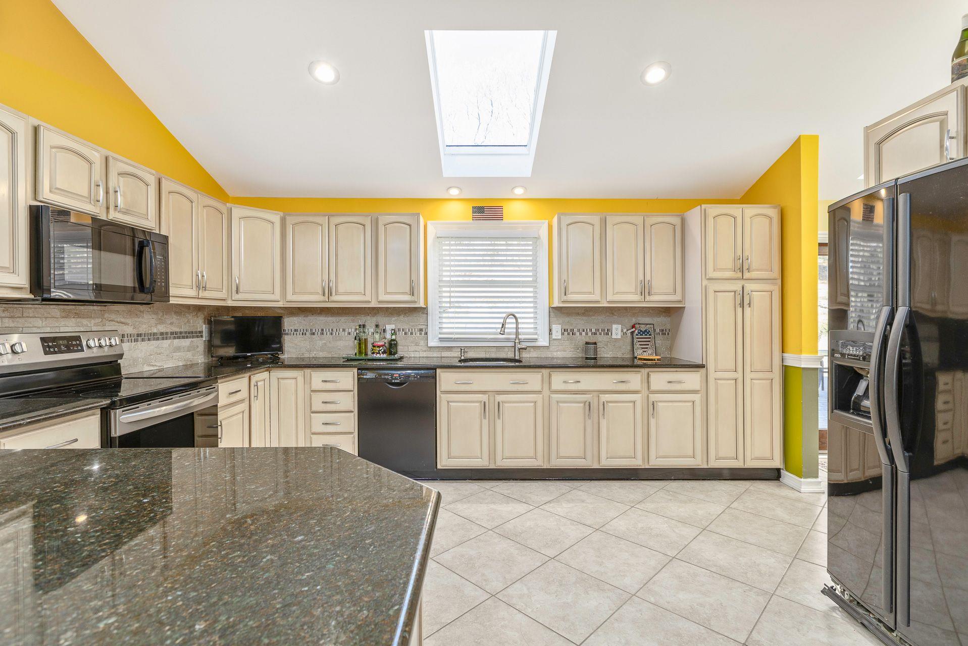 634 Meadow Road, Kings Park, New York image 7