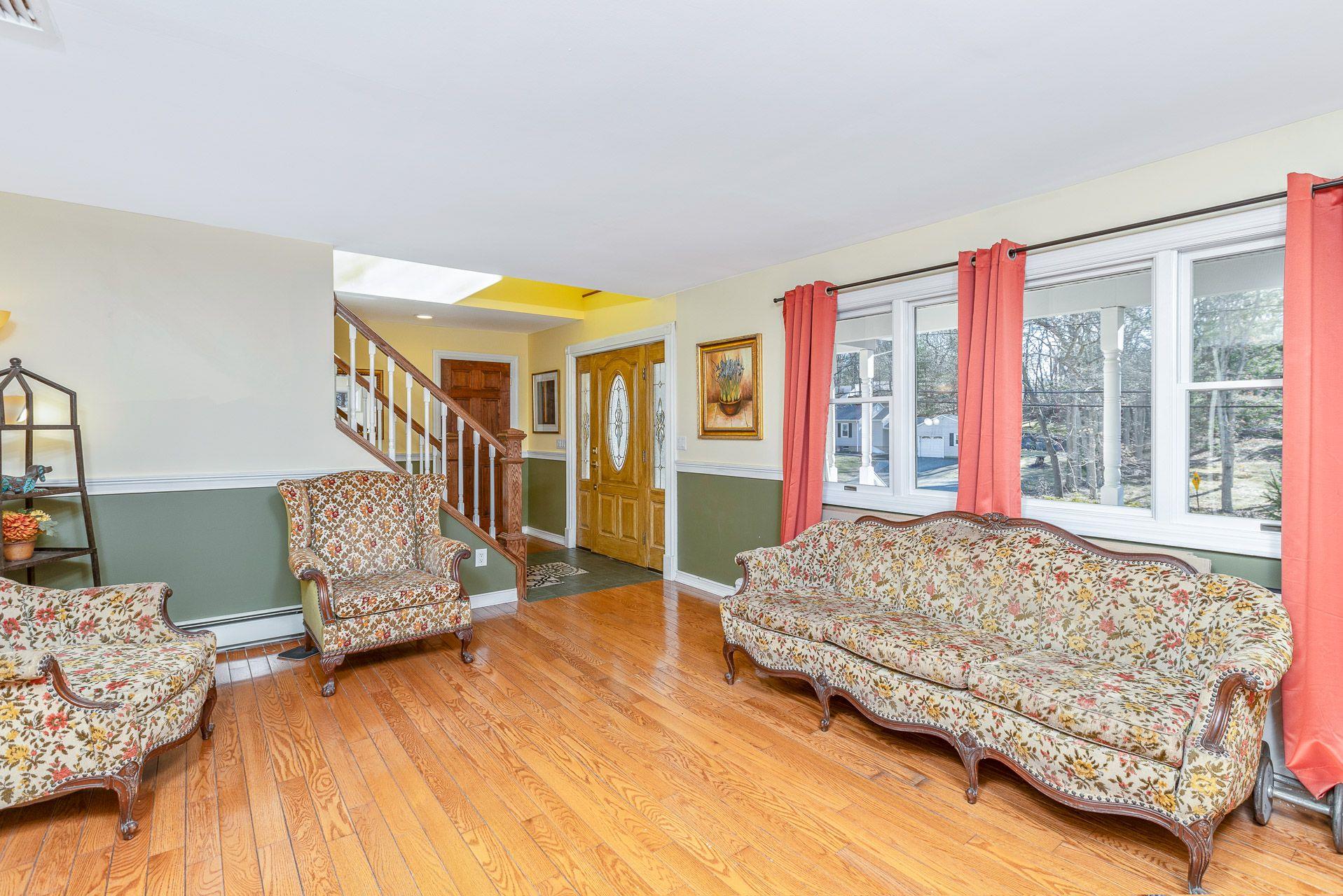 634 Meadow Road, Kings Park, New York image 3
