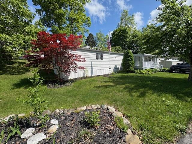 Van Wagner Road 61, Poughkeepsie, New York - 2 Bedrooms  
1 Bathrooms  
5 Rooms - 