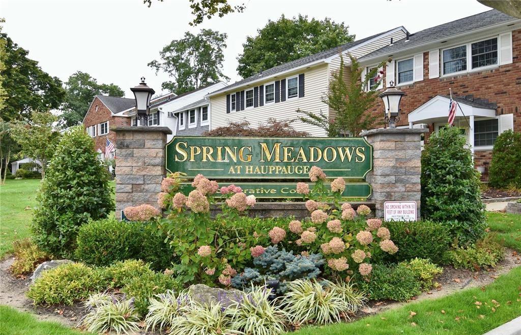 568 Village Drive Dr #568, Hauppauge, New York image 21