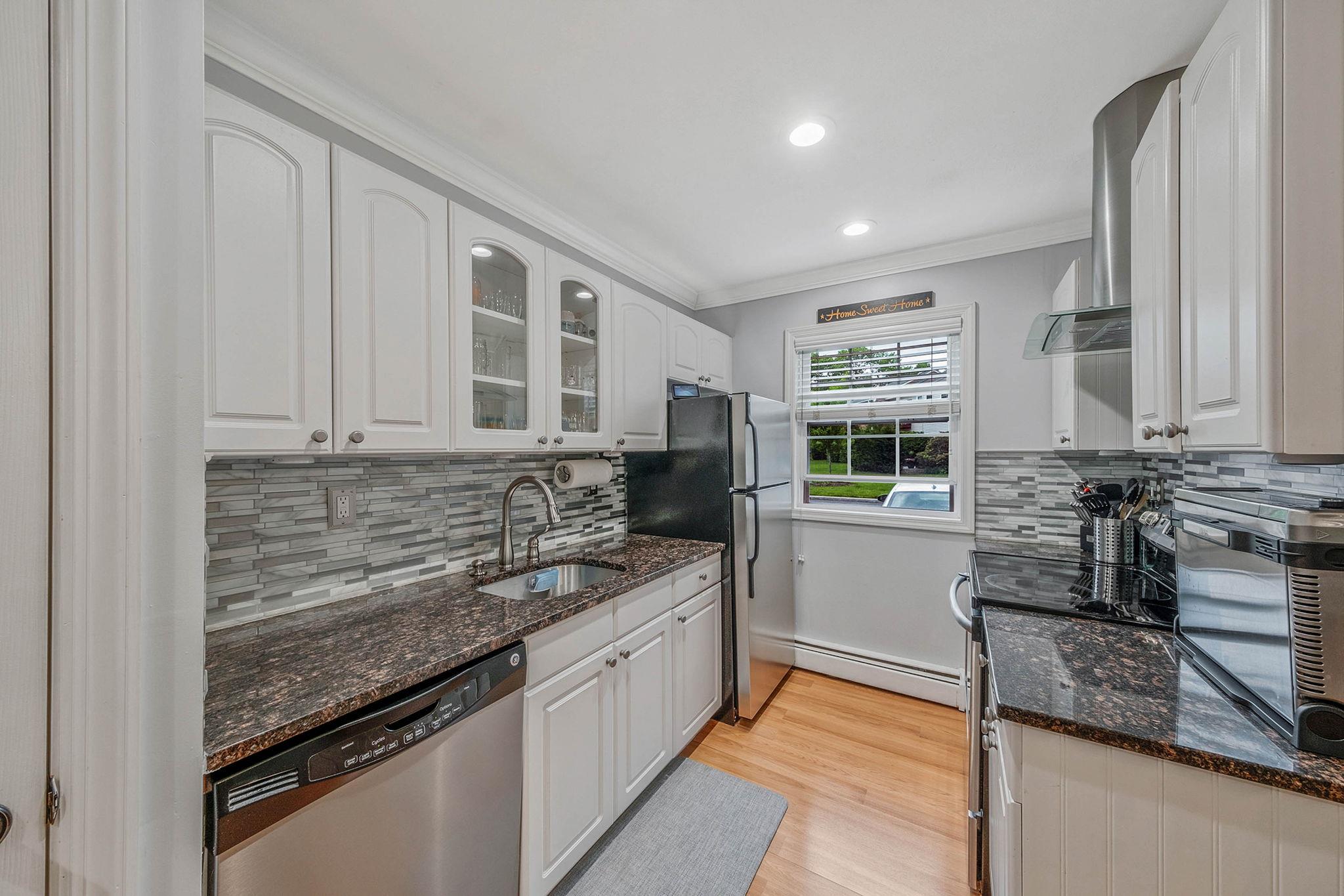 568 Village Drive Dr #568, Hauppauge, New York image 8