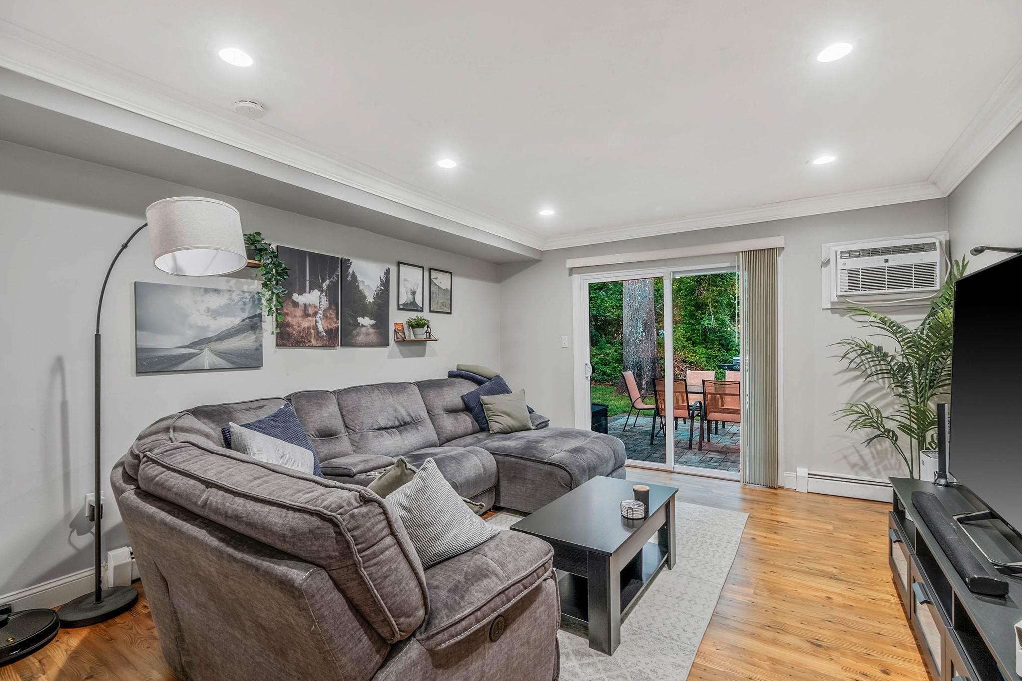 568 Village Drive Dr #568, Hauppauge, New York image 3