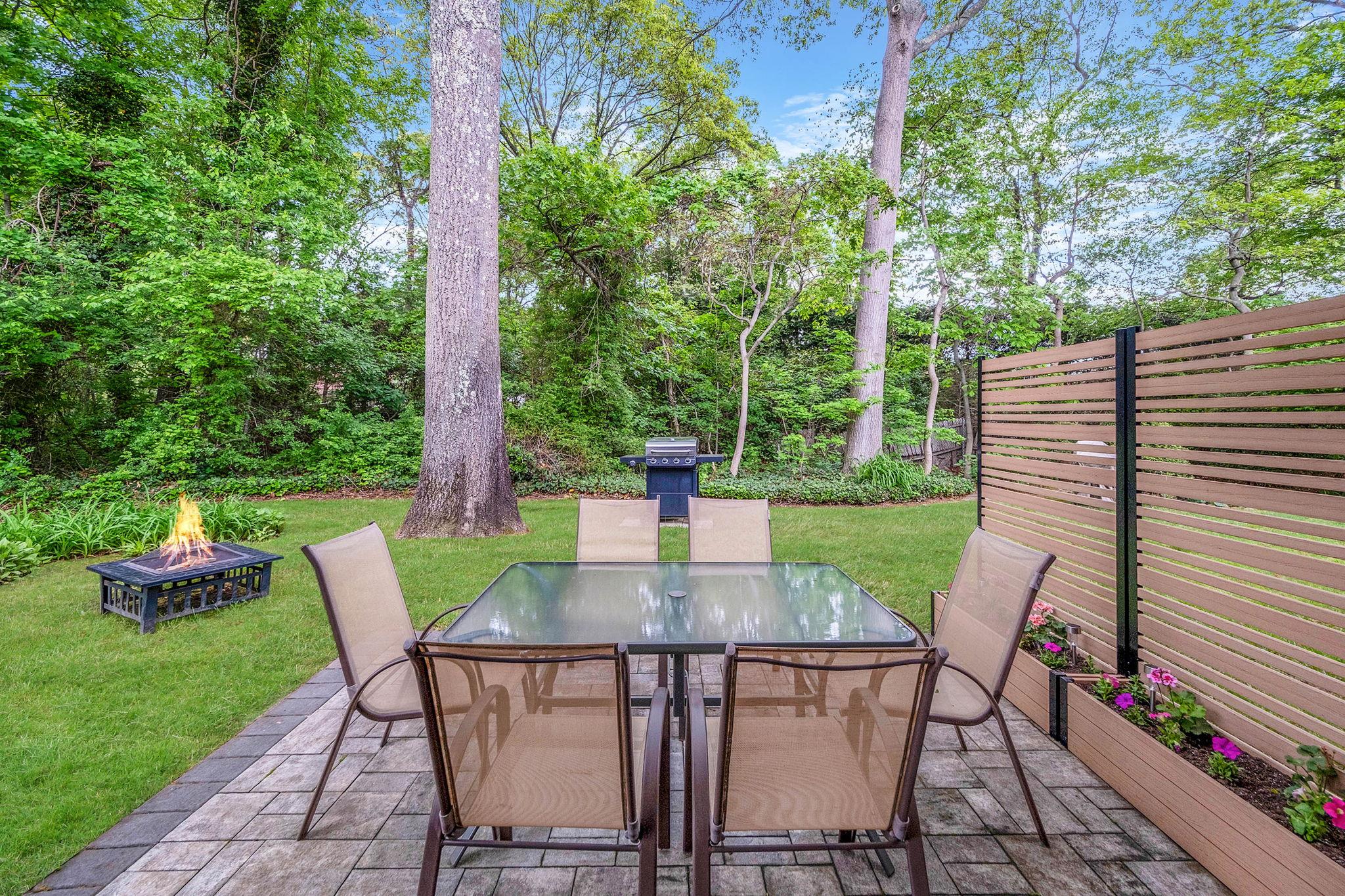 568 Village Drive Dr #568, Hauppauge, New York image 17