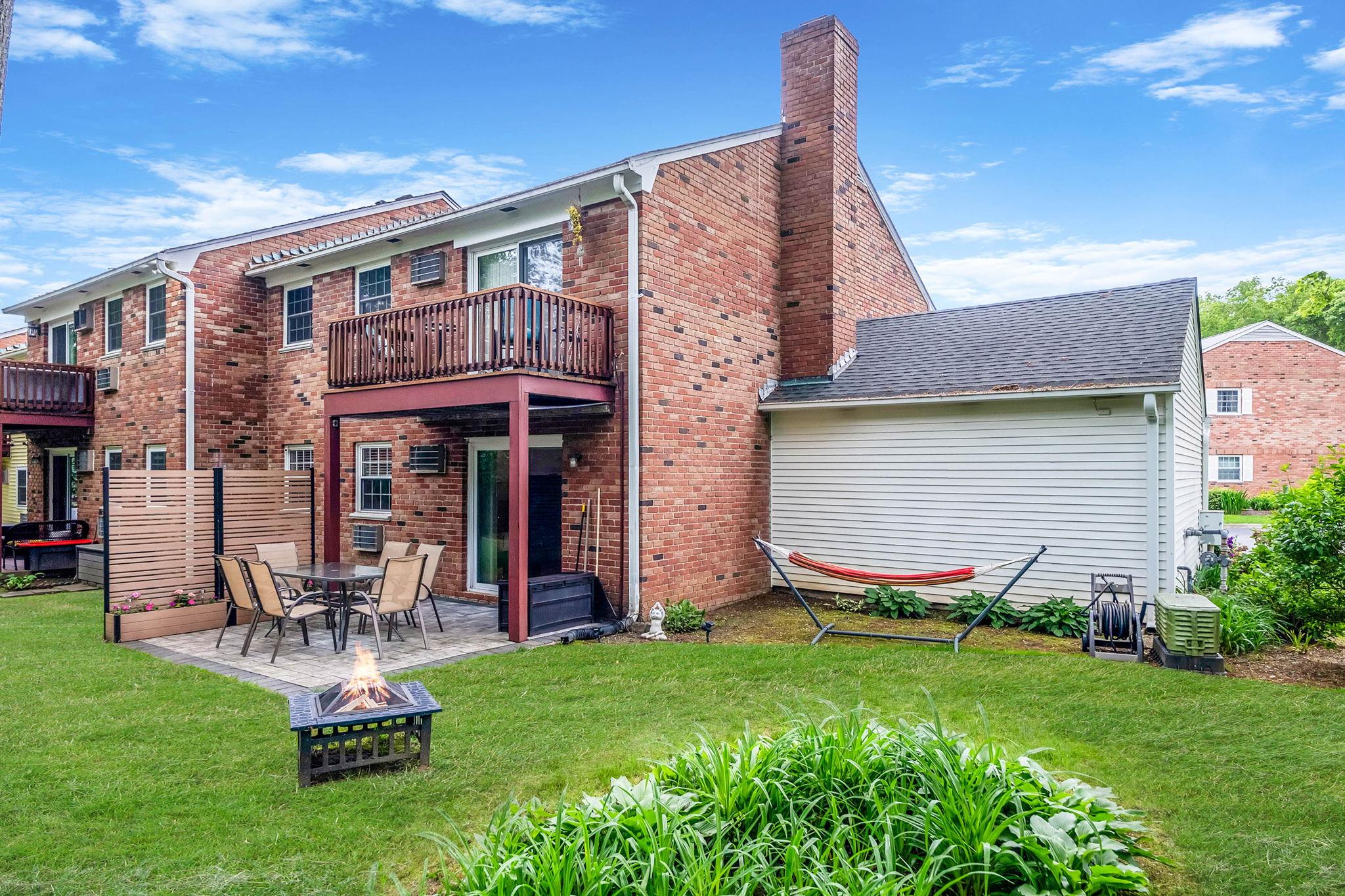 568 Village Drive Dr #568, Hauppauge, New York image 19