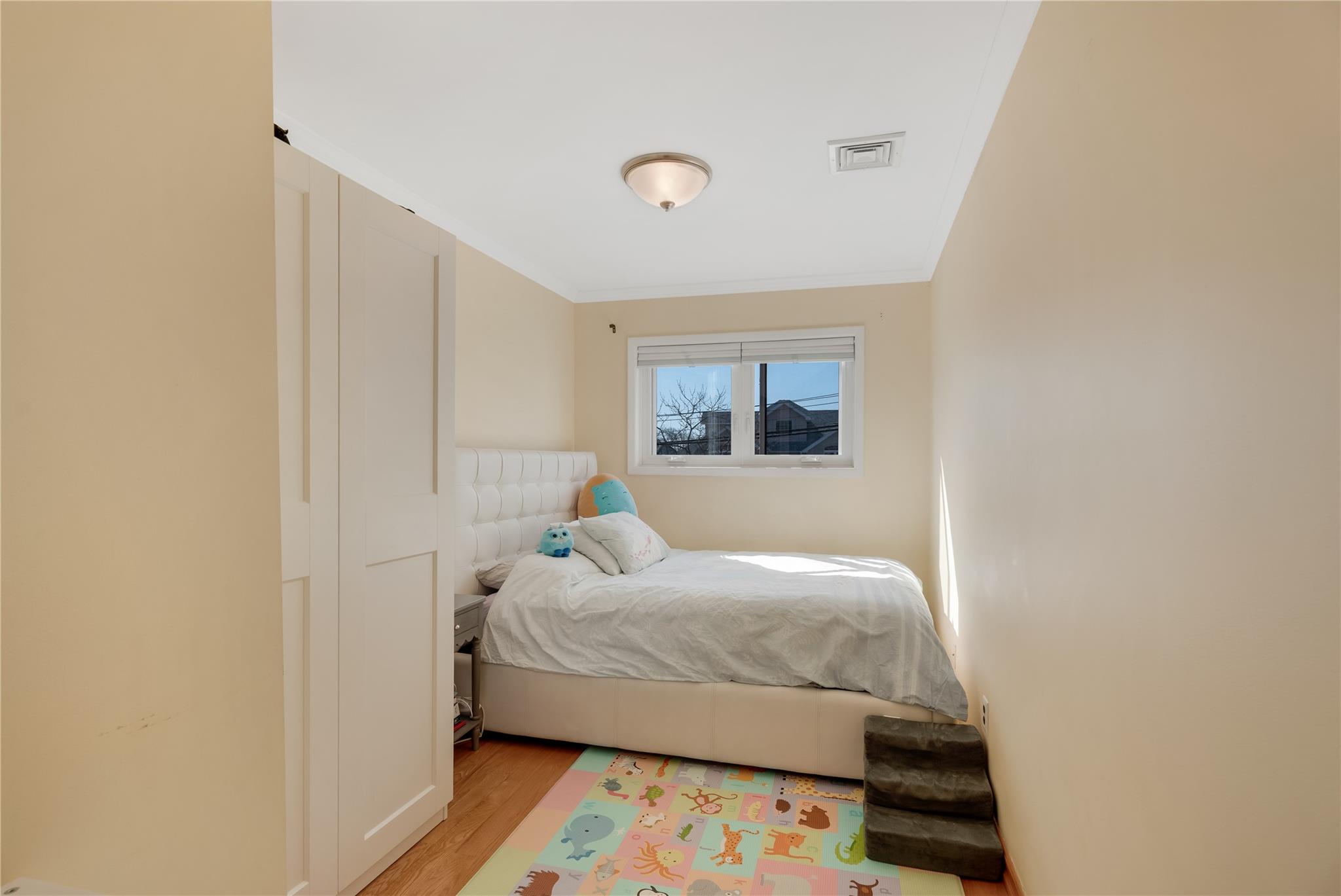 995 West Fingerboard Road Rd, Staten Island, New York image 12