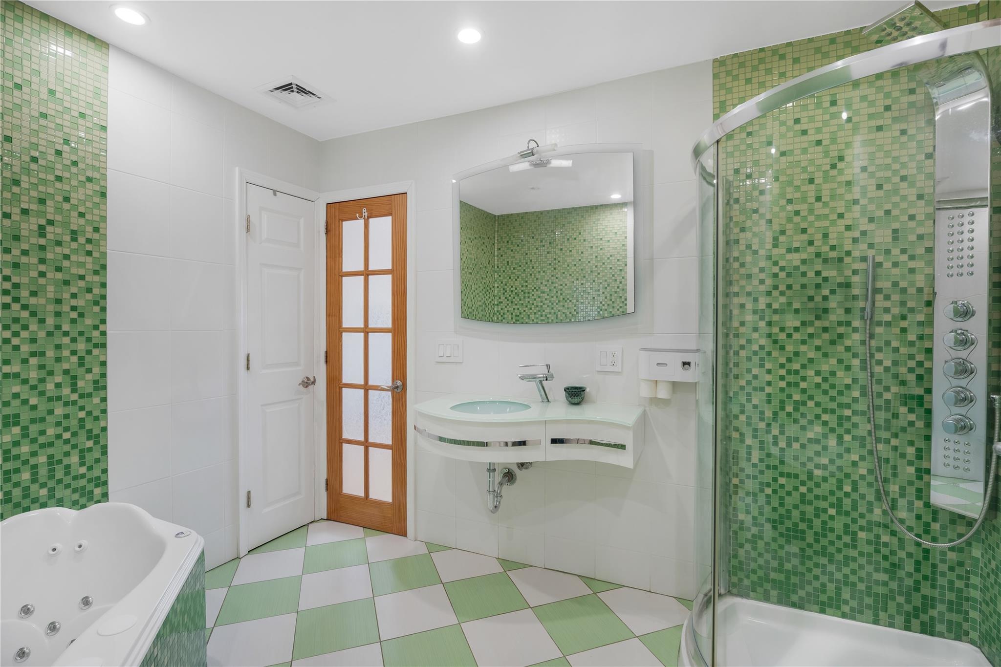 995 West Fingerboard Road Rd, Staten Island, New York image 15