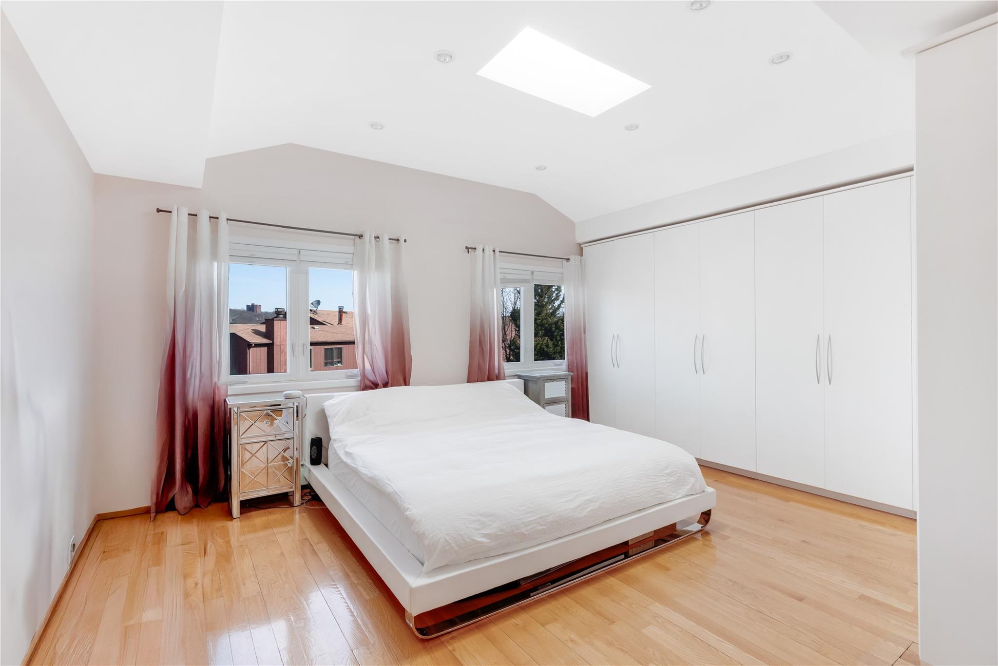 995 West Fingerboard Road Rd, Staten Island, New York image 10
