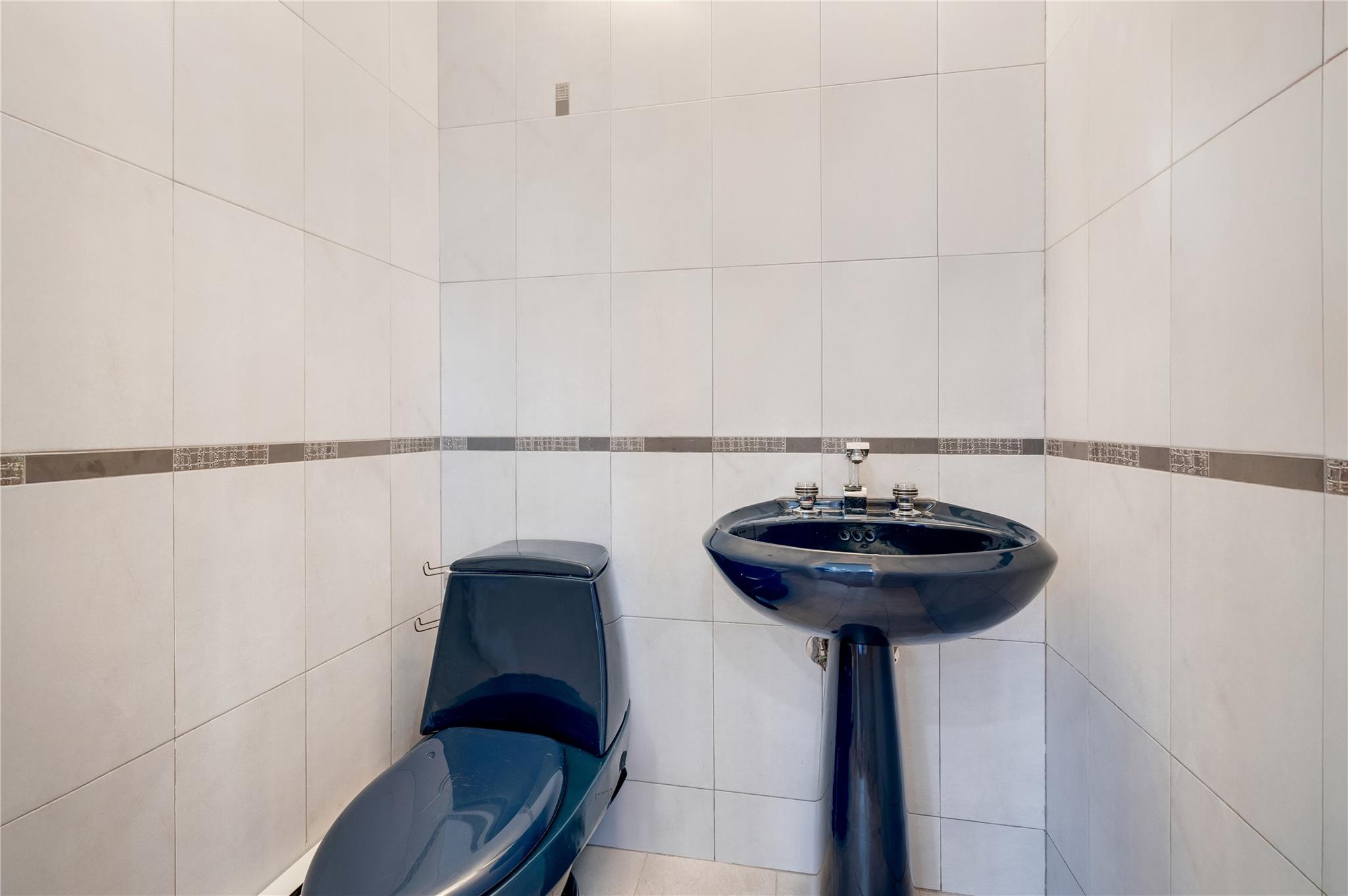 995 West Fingerboard Road Rd, Staten Island, New York image 17