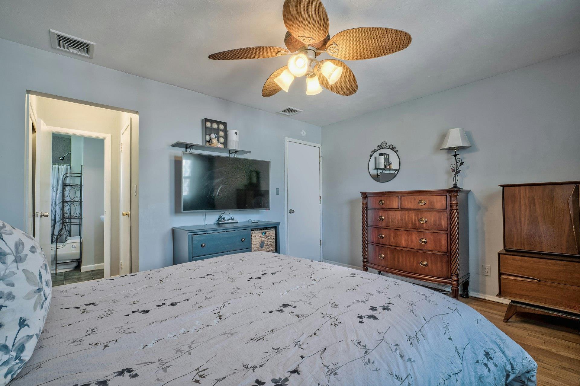 3321 Waterbury Drive, Wantagh, New York image 18