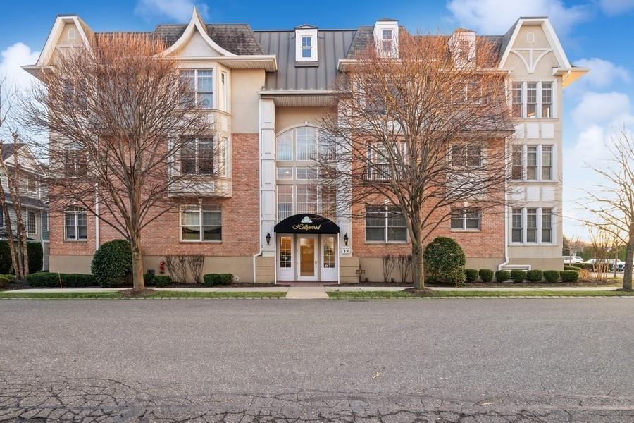 296 Roosevelt Way #BUILDING 18, Westbury, New York image 2