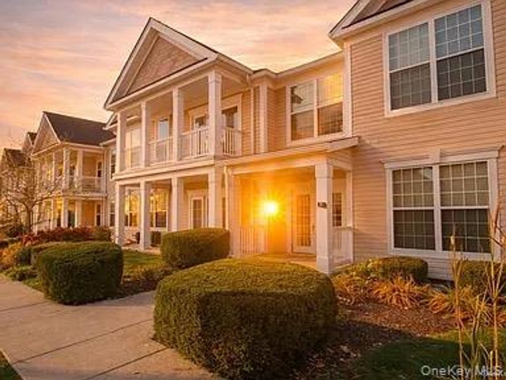 Photo of 612 Saratoga Lane, Fishkill, NY 12524 (MLS # 989601)