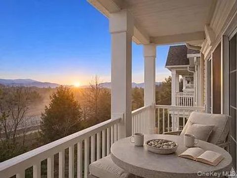 Photo of 612 Saratoga Lane, Fishkill, NY 12524 (MLS # 989601)