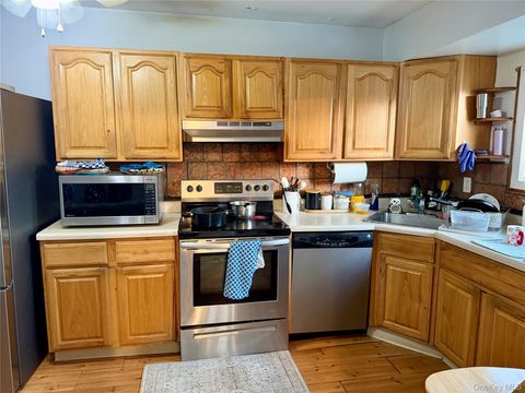 Photo of 72 E Lake Terrace, Lake Ronkonkoma, NY 11779 (MLS # 987529)