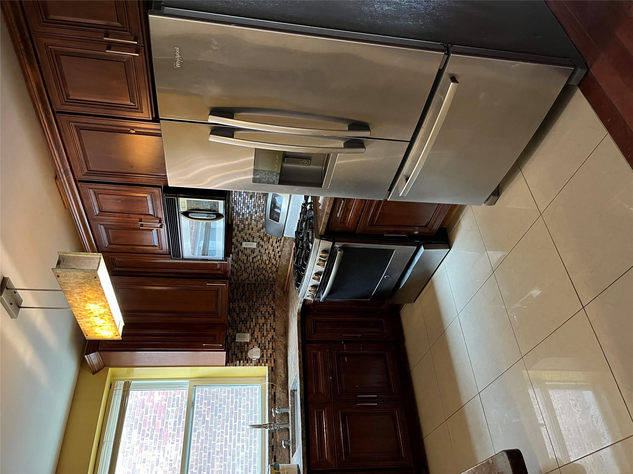 Tomlinson Ave Ave 1, Bronx, New York - 3 Bedrooms  
2 Bathrooms - 