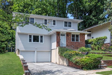 15 Edgewood Place Great Neck NY 11024