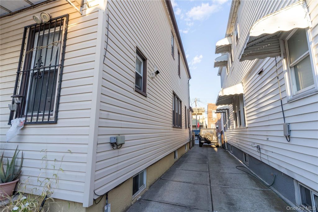 Photo of 10112 115th Street, Richmond Hill S., NY 11419 (MLS # 927091)