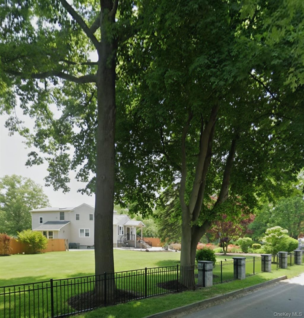 Photo of 70 Massachusetts Avenue, Bay Shore, NY 11706 (MLS # 991592)