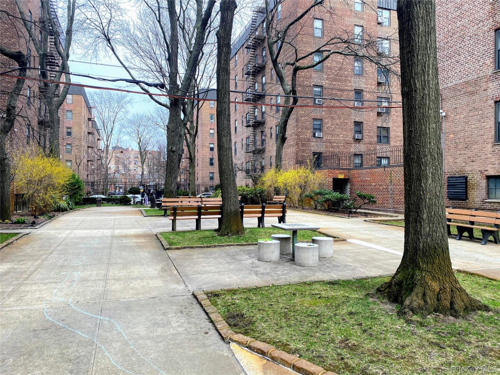 Photo of 32-23 90th Street #405, East Elmhurst, NY 11369 (MLS # 1049306)