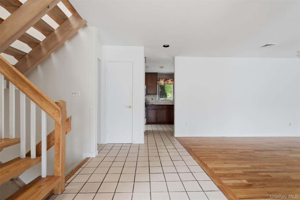 Photo of 14 Dakota Court, Suffern, NY 10901 (MLS # 1043969)