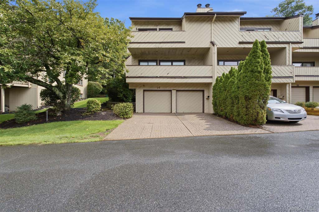 Photo of 14 Dakota Court, Suffern, NY 10901 (MLS # 1043969)