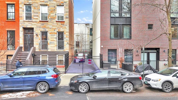 63 IRVING PL, BROOKLYN, NY 11238 - Image 137ef7bcd4f222077b898b5a3e2fc2d0/1668831823