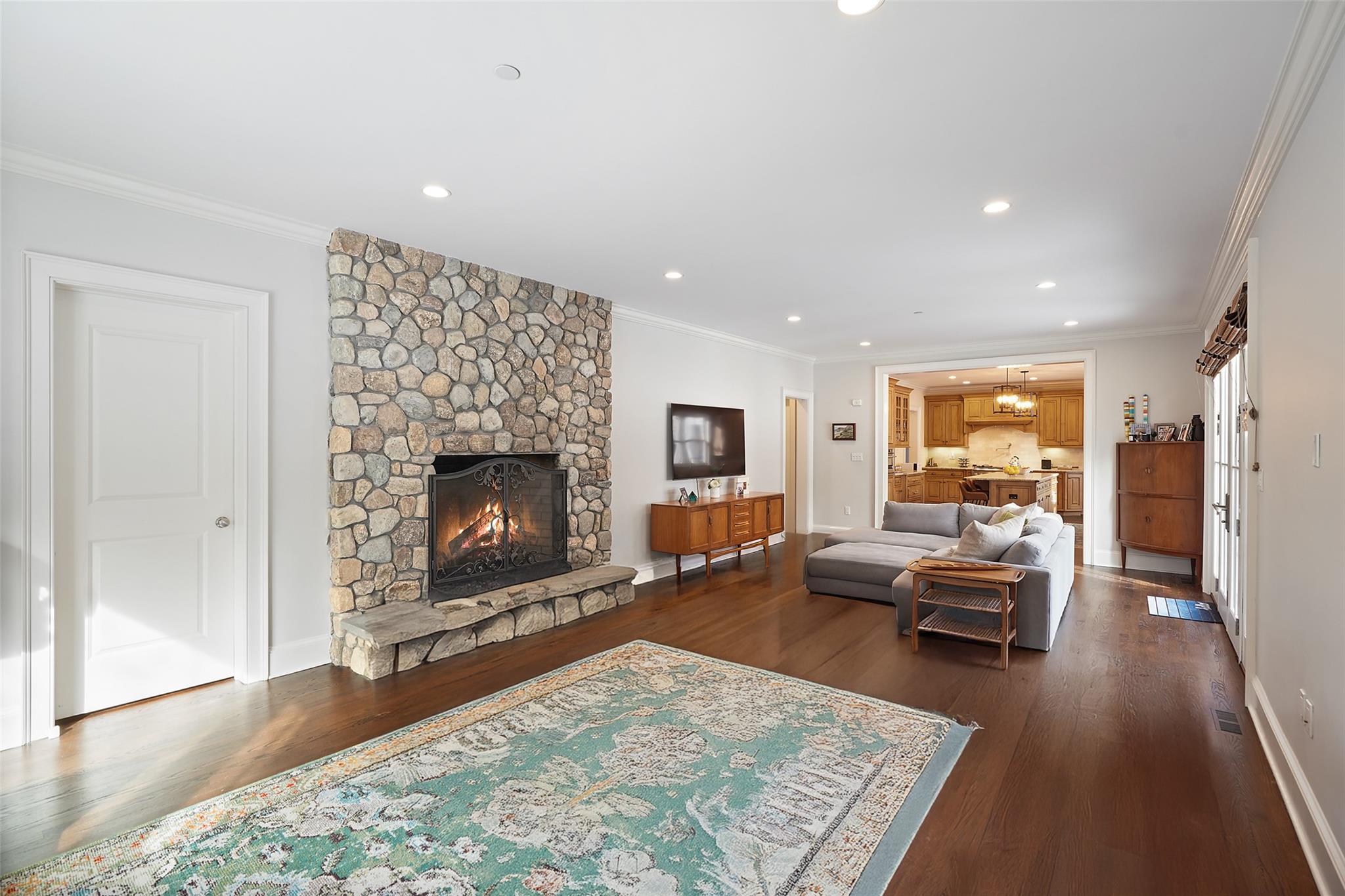 7 Emerald Woods, Tarrytown, New York image 9