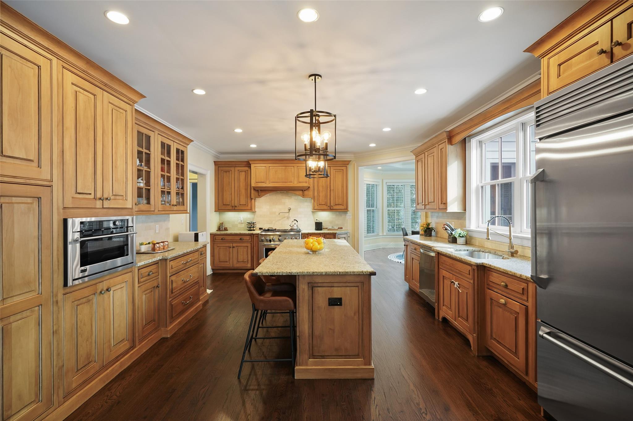 7 Emerald Woods, Tarrytown, New York image 3