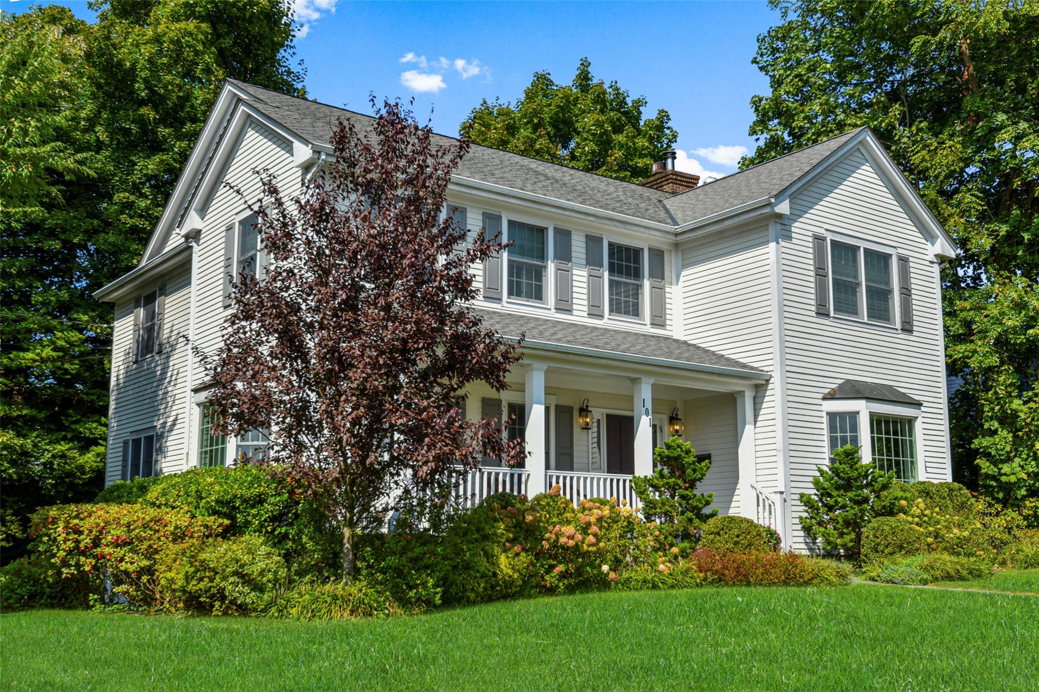 Property for Sale at Moorland Drive, Scarsdale, New York - Bedrooms: 4 
Bathrooms: 4 
Rooms: 8  - $1,650,000