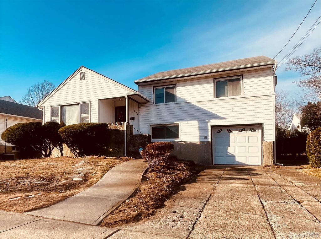 Photo of 236 Lyon Street, Valley Stream, NY 11580 (MLS # 946113)