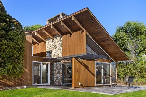 6 Leaward Lane Quogue NY 11959