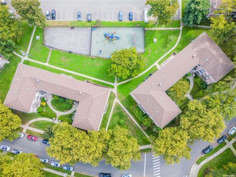 7 Terrace Circle 3D Great Neck NY 11021