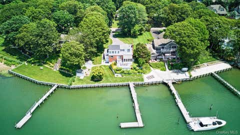 Homes For Sale - 2005 Westview Drive<br/> Suffolk County, Mattituck, NY 11952